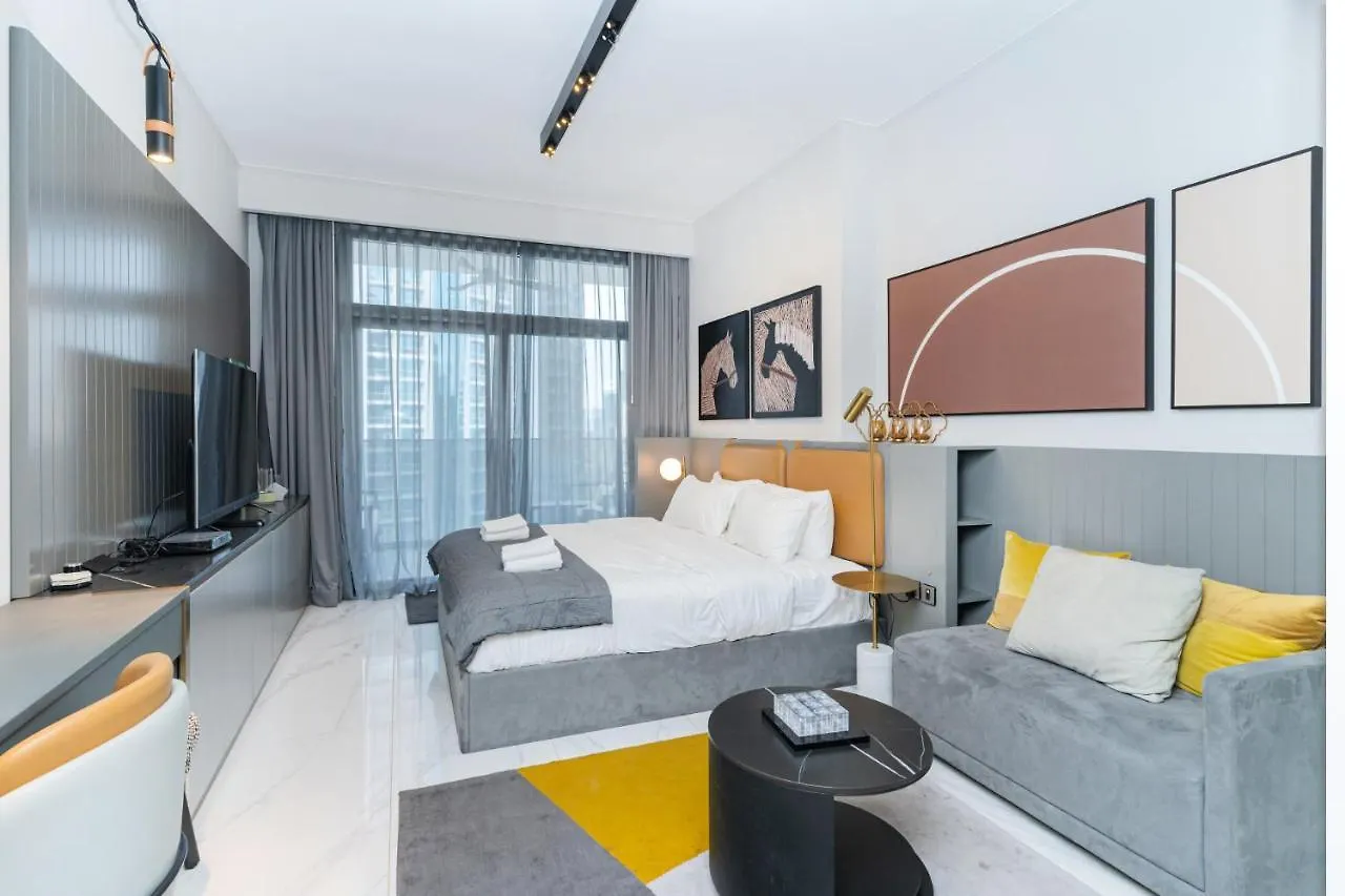 Chic Studio With Balcony 5 Mins Walk To Dubai Mall