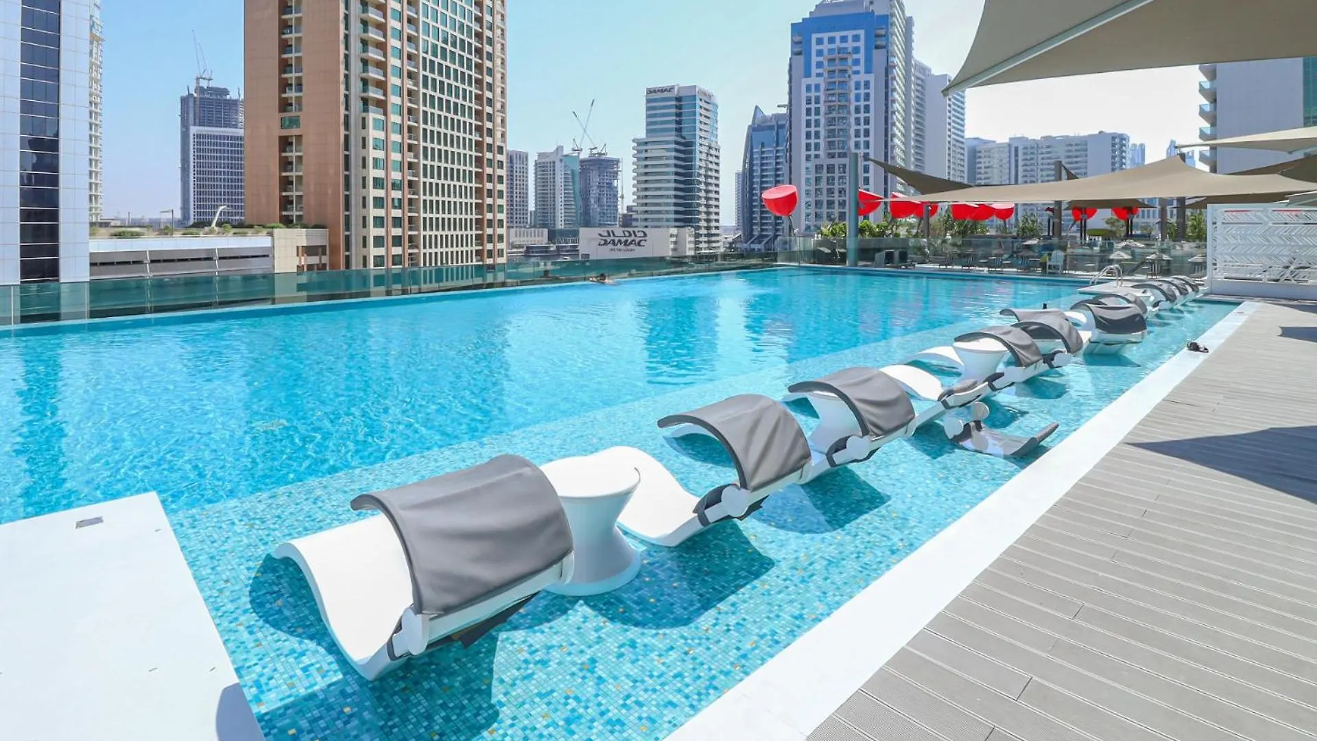Apartment Chic Studio With Balcony 5 Mins Walk To Dubai Mall
