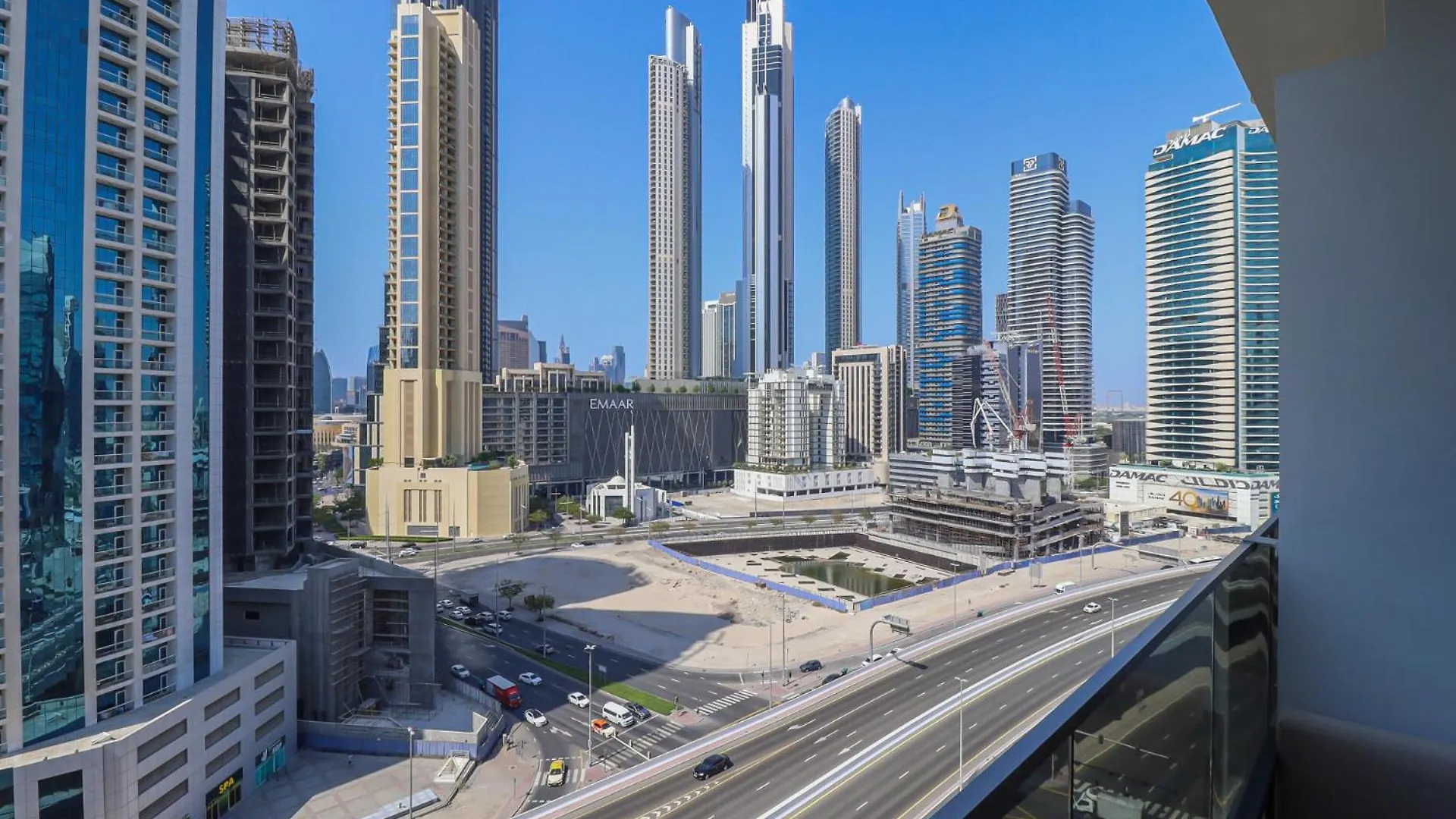 Apartment Chic Studio With Balcony 5 Mins Walk To Dubai Mall